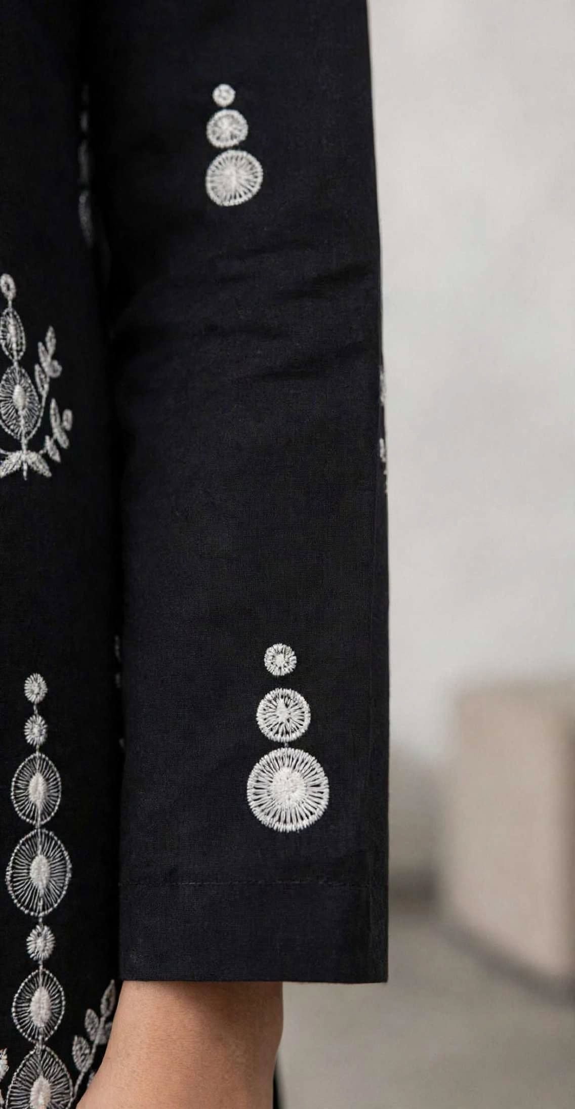 Unstitched 3 Pc Rich black and White Flowers Embroidered Suit