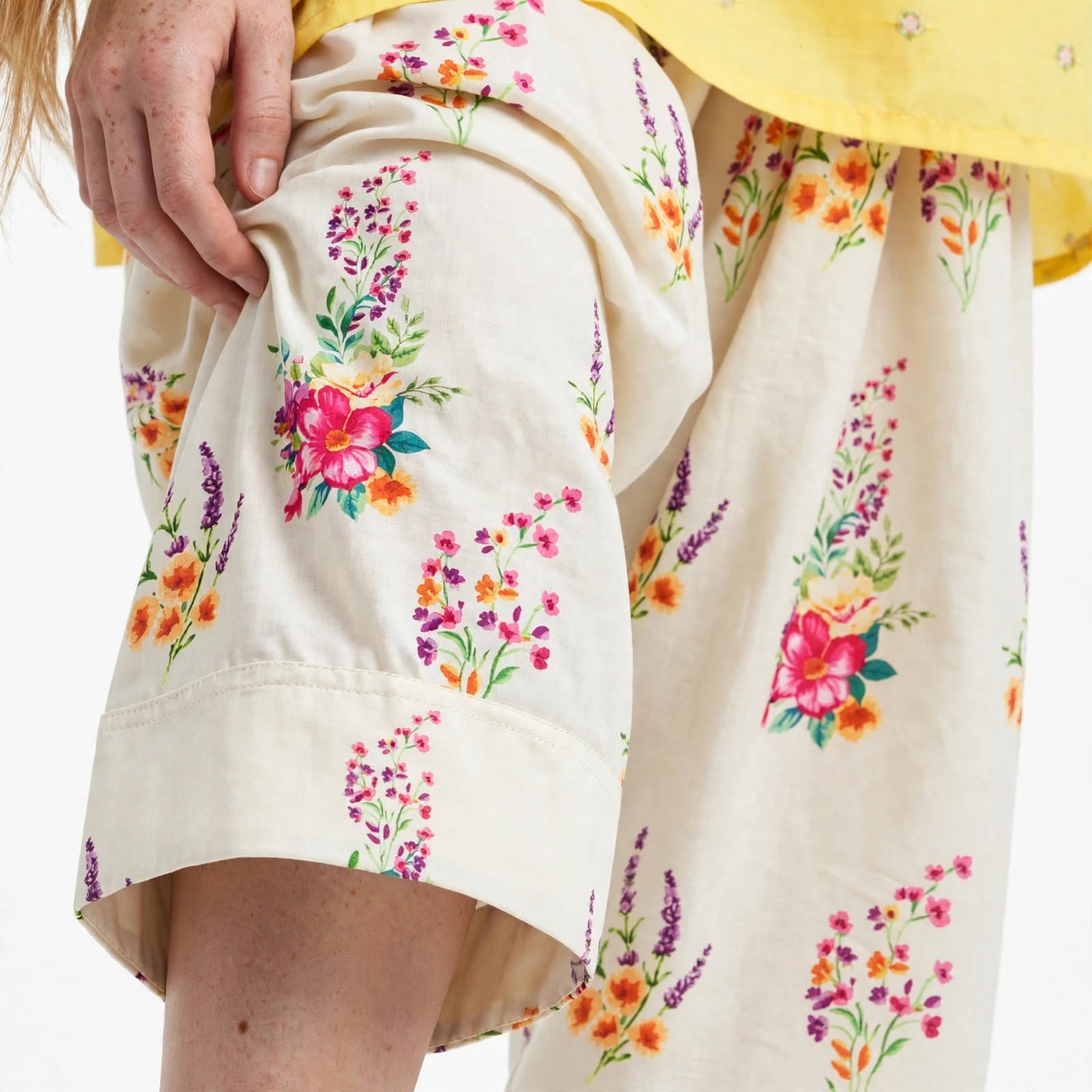 Stitched 2-Piece Elegant Lemon Yellow Chikankari Embroidered Tunic & Floral Wide-Leg Shalwar Set
